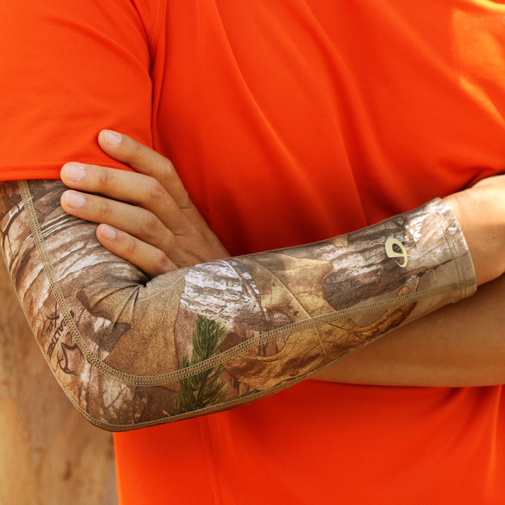 TITANIUM COMPRESSION ARM SLEEVE - REALTREE XTRA